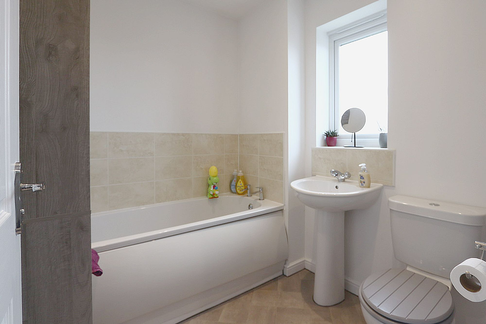FamilyBathroom.jpg