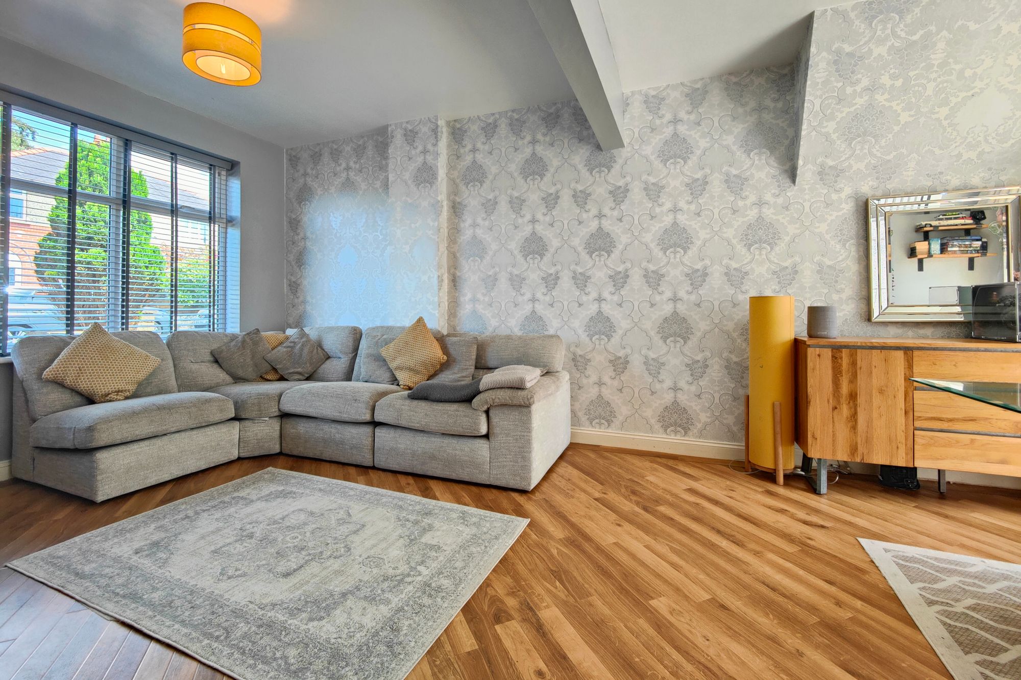 Newlands Avenue Image