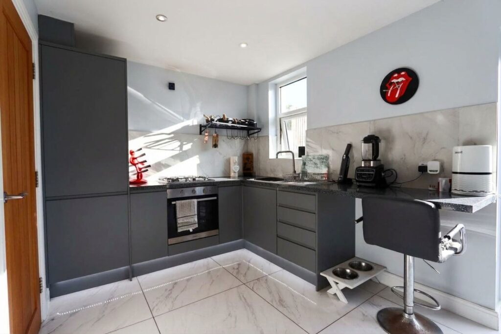Yealand Avenue, Heysham, LA3
