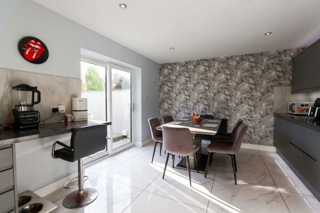 Yealand Avenue, Heysham, LA3