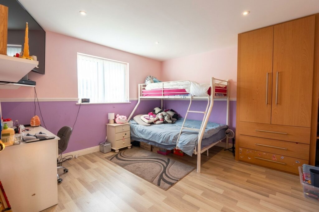 Yealand Avenue, Heysham, LA3