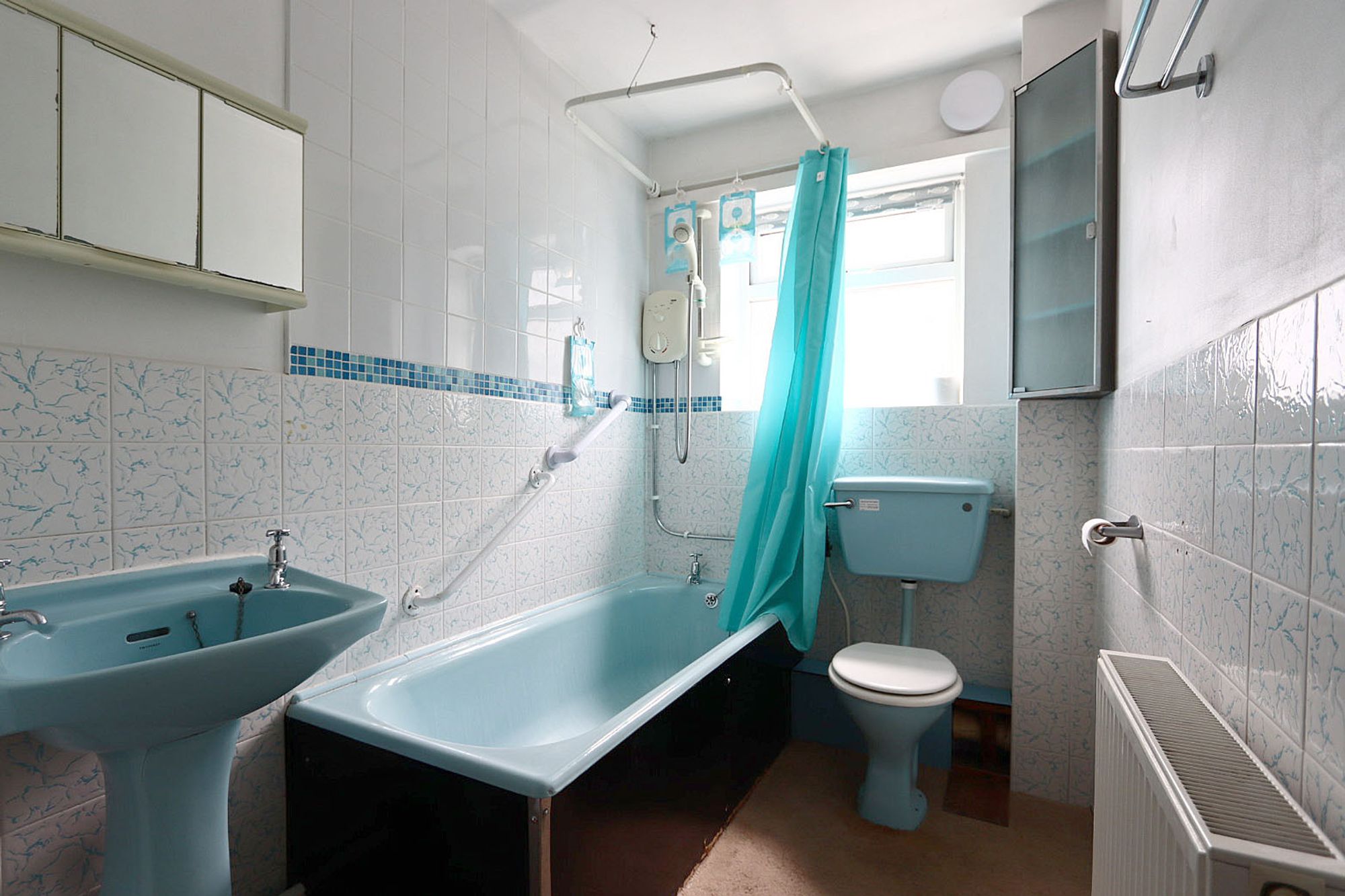 Bathroomedited.jpg