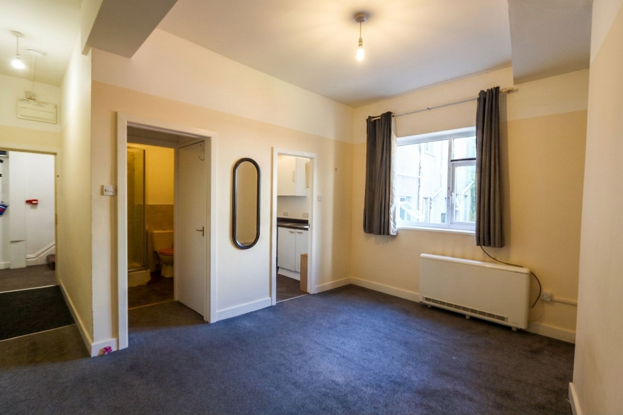 The Bedsit, 68 Queen Street Image