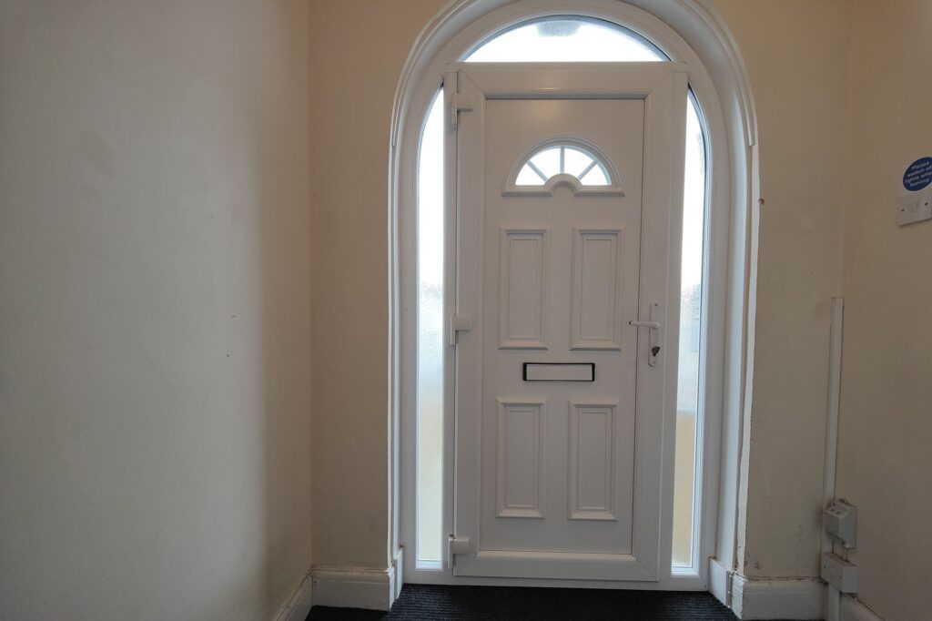 Property & Houses For Sale in Ground Floor Flat 2 Balmoral Road