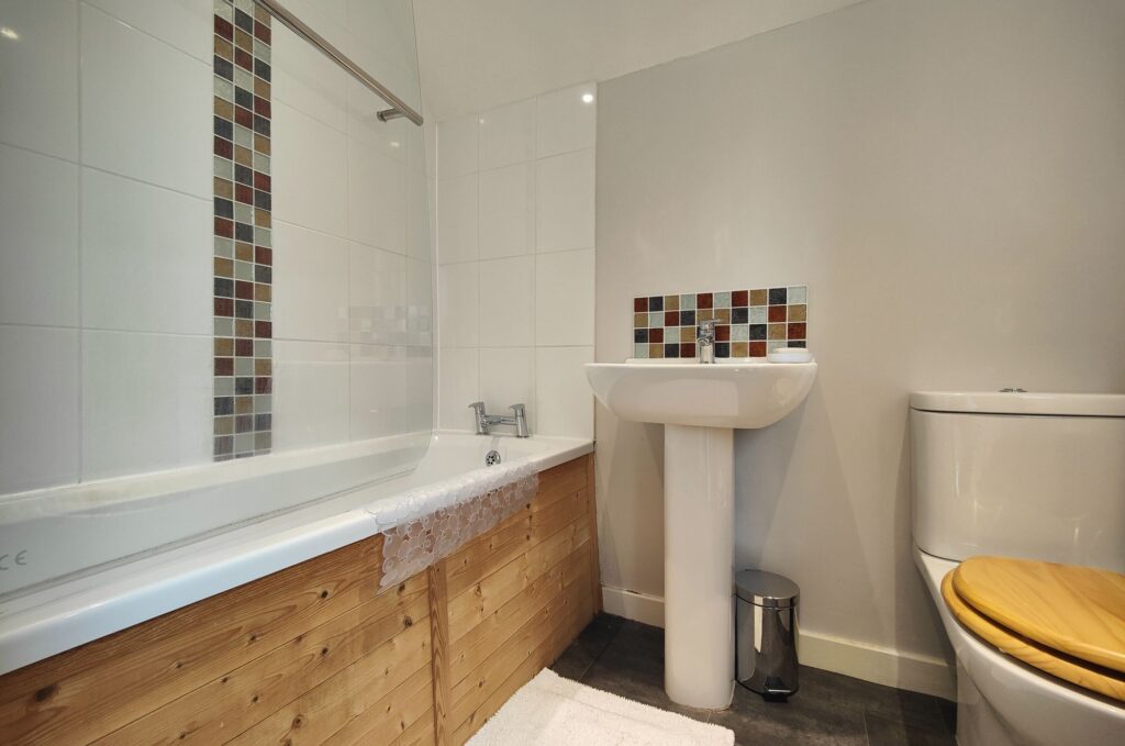 Lowlands Road, Bolton Le Sands, LA5