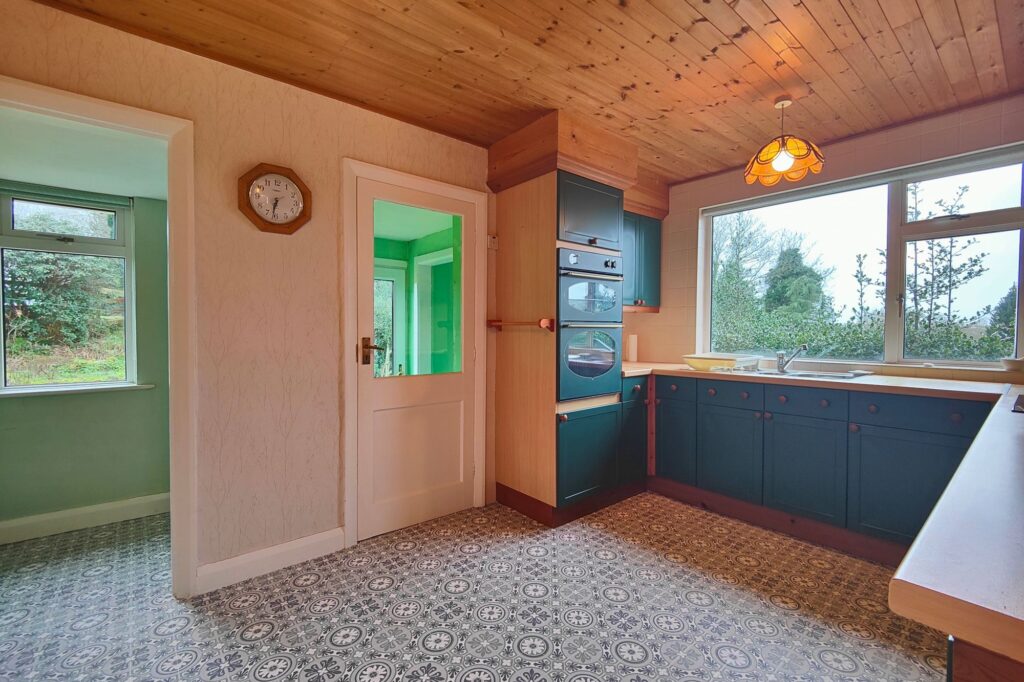 Main Street, Overton, LA3