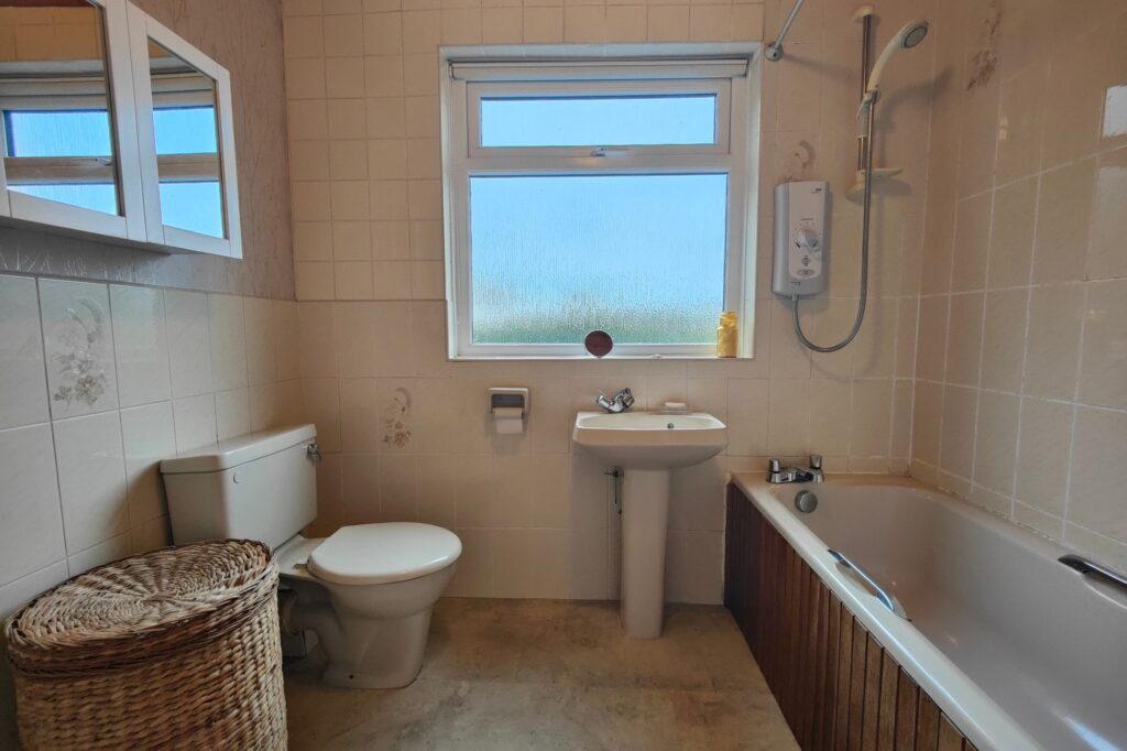 Main Street, Overton, LA3